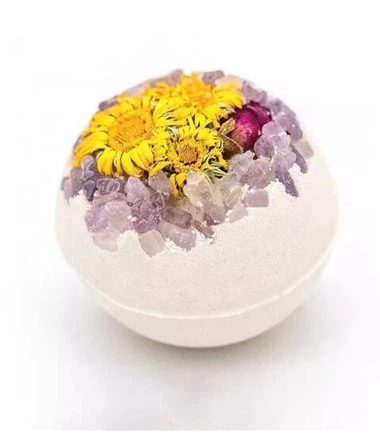 Sausų gėlių vonios bombos su kristalais